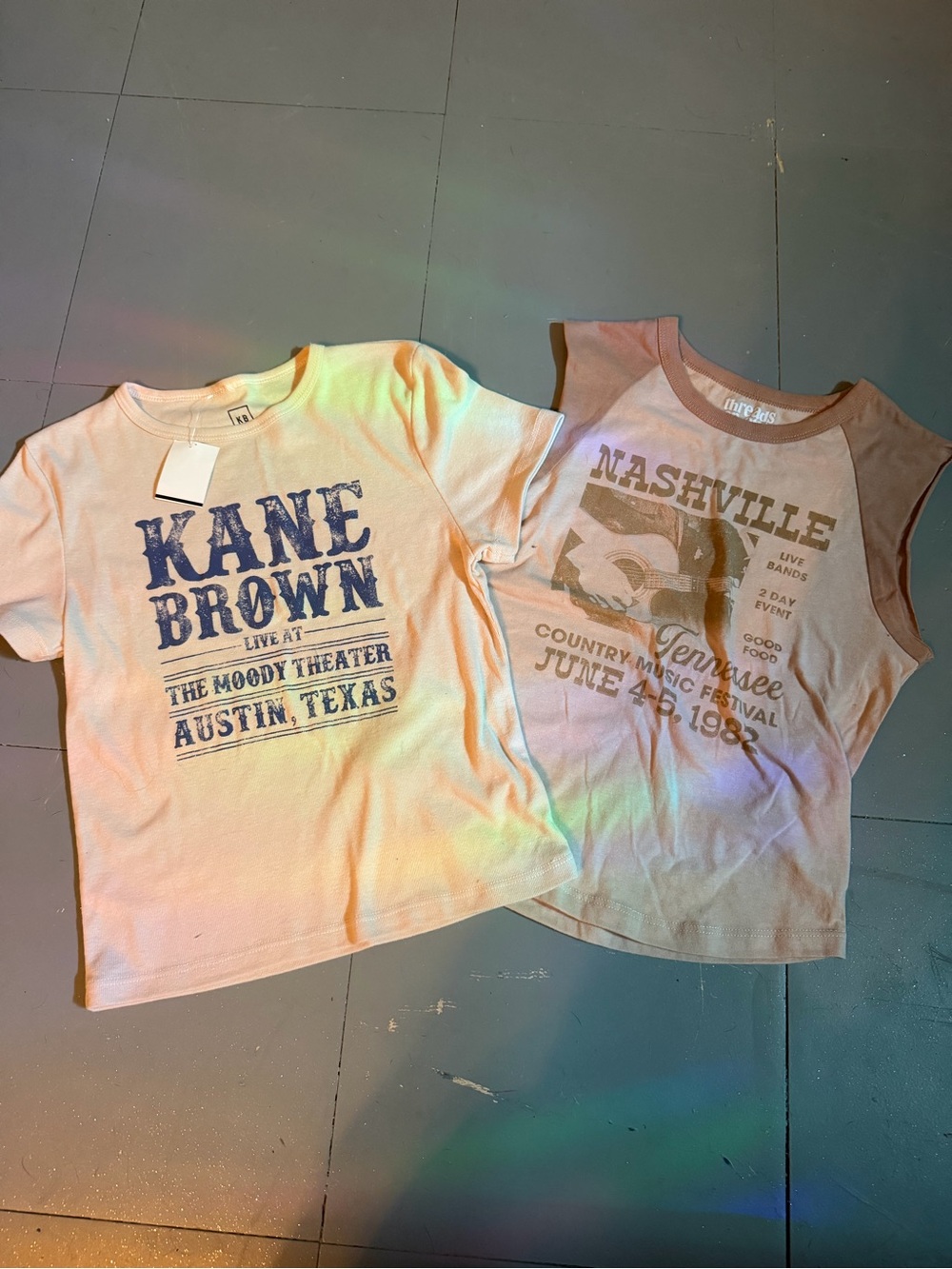 Kane Brown Graphic crop Tee - Cream with Blue Print